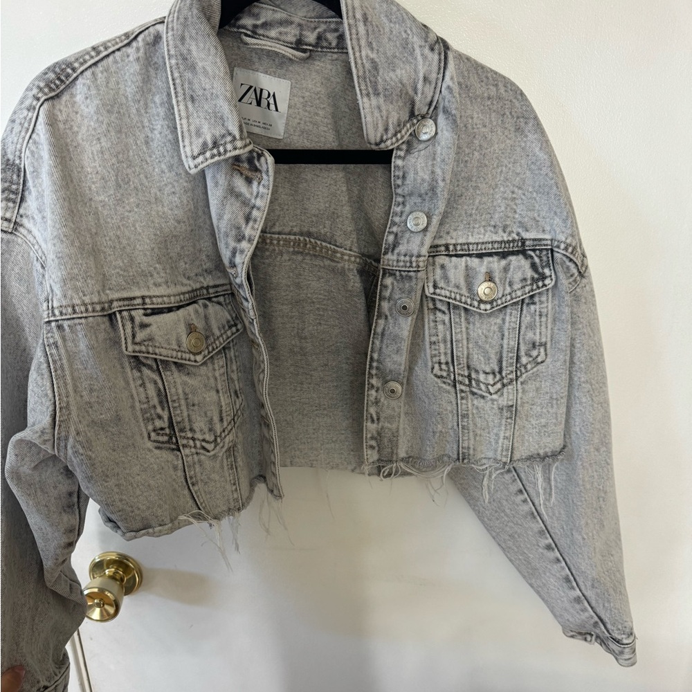 Cropped Zara jacket